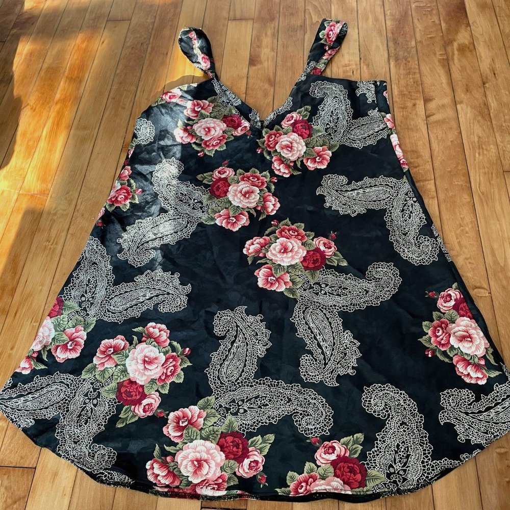 DRESS